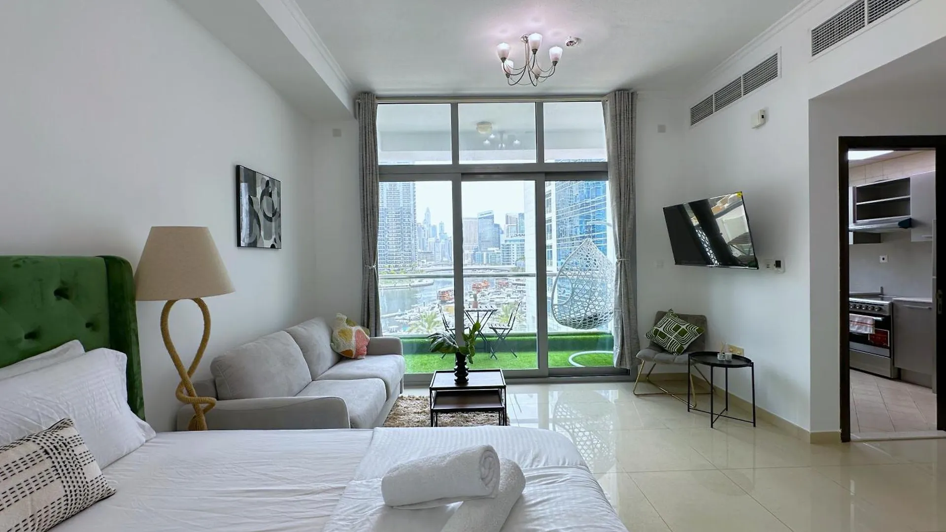 Luxury Studio W Marina View & New Furnishings For 4 Pax دبي شقة